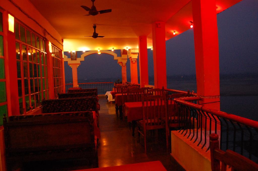 Puja 2* Varanasi